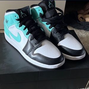 Air Jordan 1 Mid “White/Tropical Twist/Black” 7Y